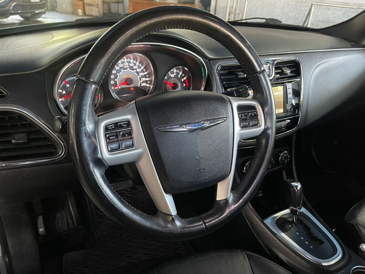 Chrysler 200 2013